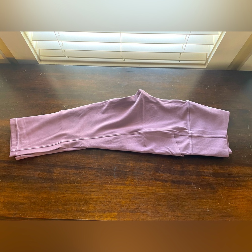 Athleta Salutation capri